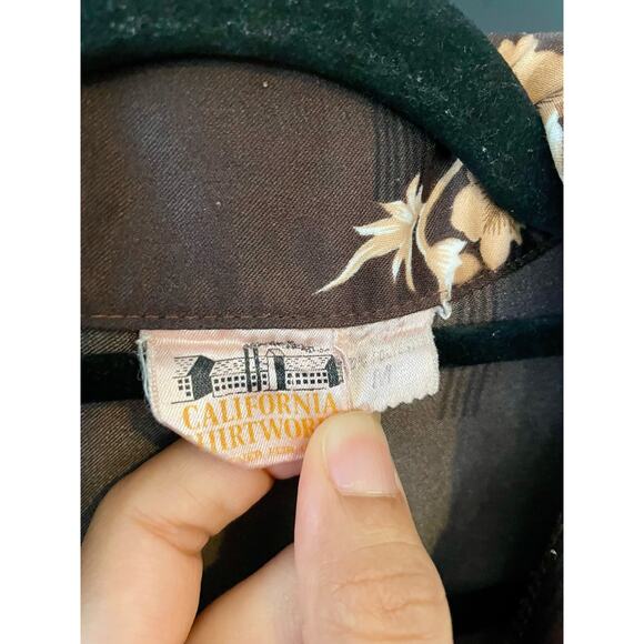 Vintage 70s Brown Floral Disco Button Down Long Sleeve Shirt Adult Medium - Picture 3 of 3